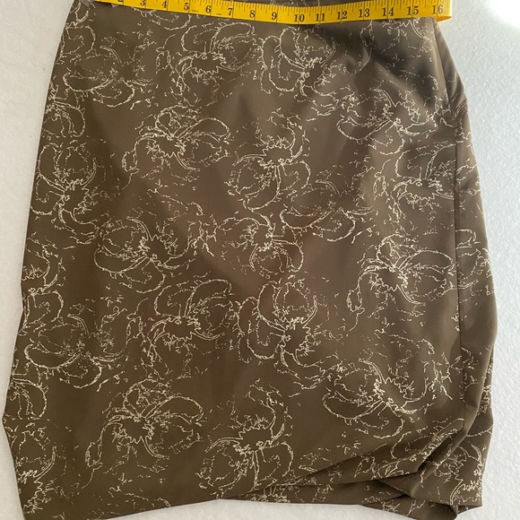 Calvin Klein Ruched Pencil Skirt . Size 8 - Picture 3 of 9